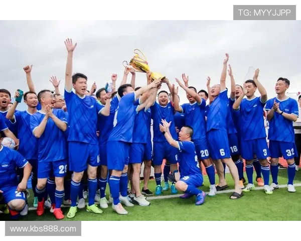 足球明星齐聚祝贺村超盛事展现乡村足球新风貌