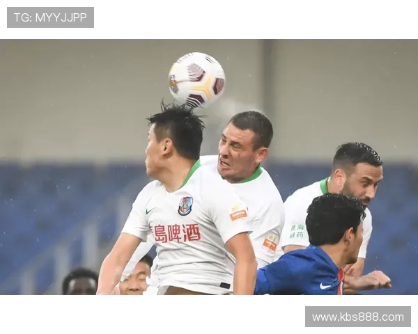 武汉足球队以99分领跑世锦赛积分榜展现强劲实力