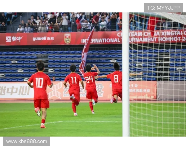 足球巨星感人告别瞬间跪地致敬球迷的动人时刻回顾